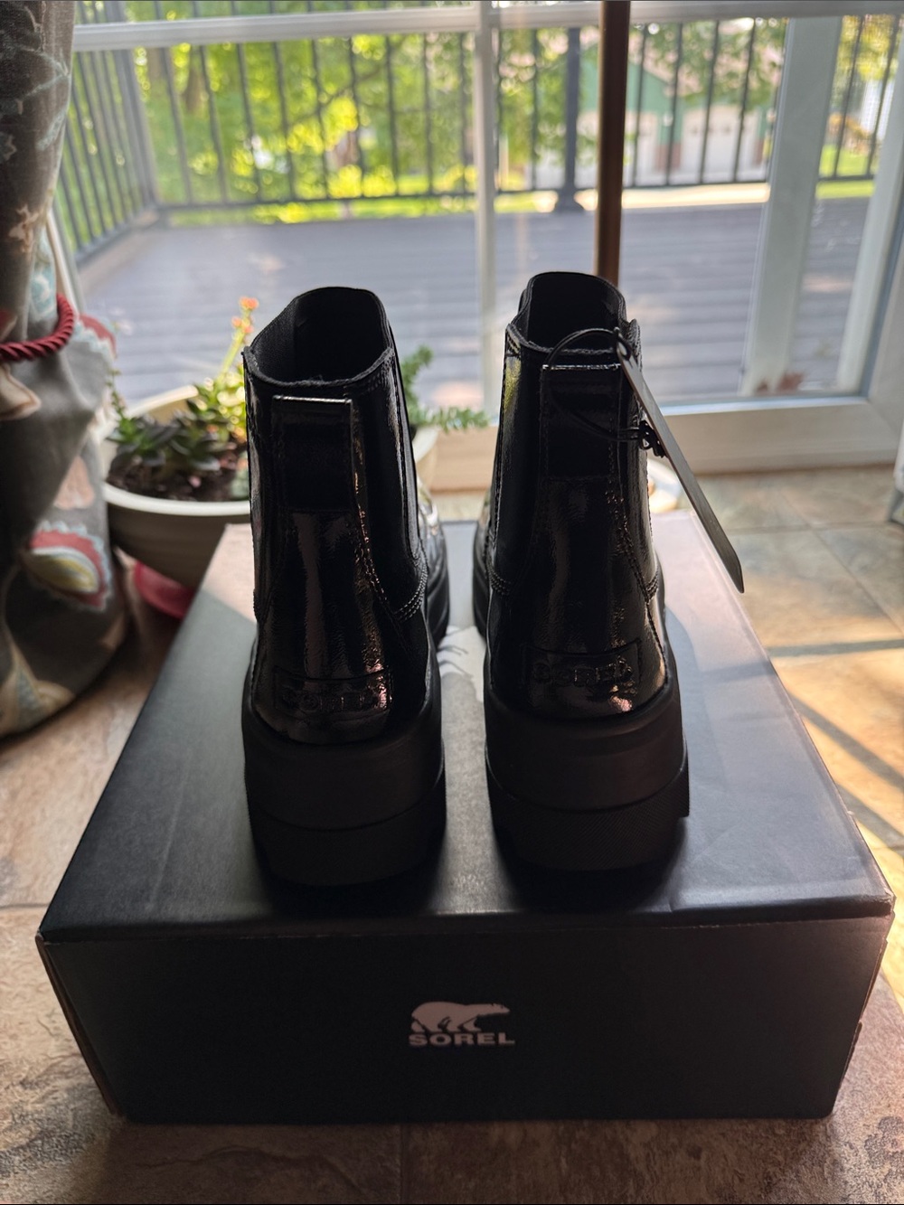 Sorel Black Patent Platform Boots for Women Joan FRWD Chelsea - Picture 3 of 7